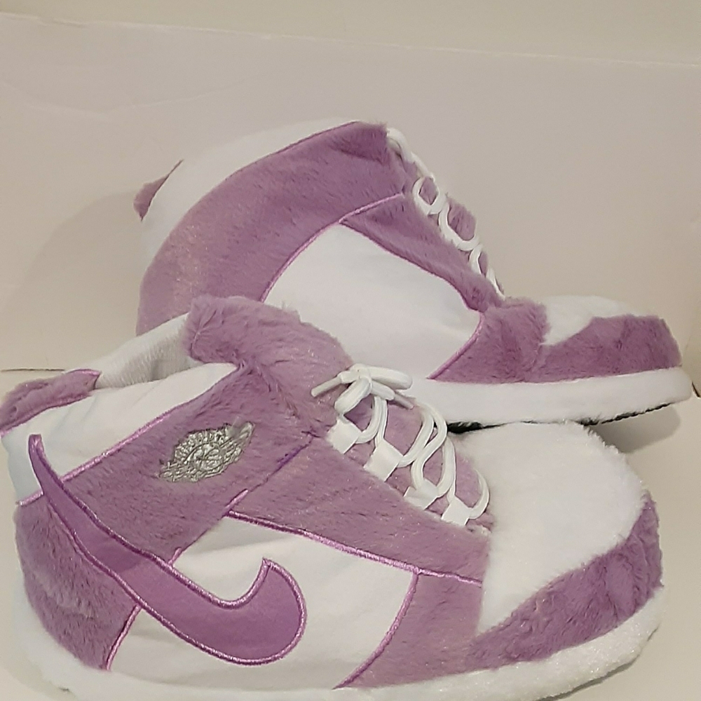 AJ 1 Nike Slippers  Kids Plush Purple and White Shoes Fit Size 4 To 8 - Picture 4 of 4
